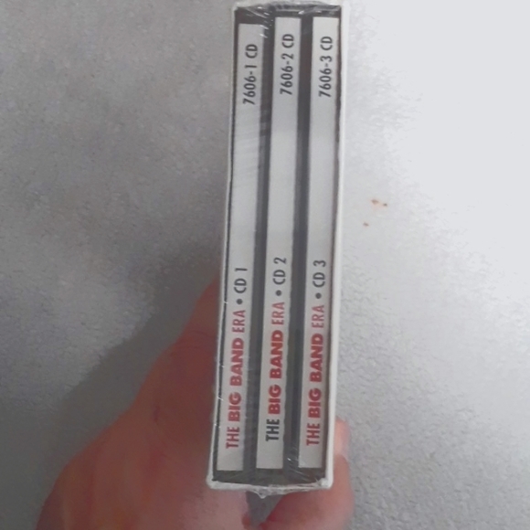 The Big Band Era Giant 3 CD Set 48 Big Band Classics  New  & Sealed - Picture 2 of 4